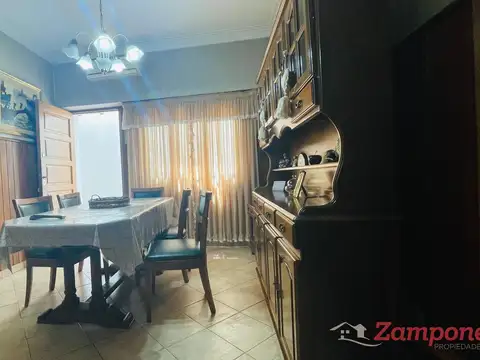 Casa 7 ambientes con 3 baños