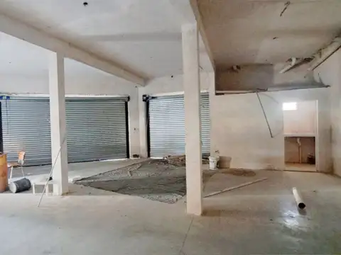 AMPLIO Y VERSATIL LOCAL COMERCIAL AV. FRANCIA Y DEAN FUNES