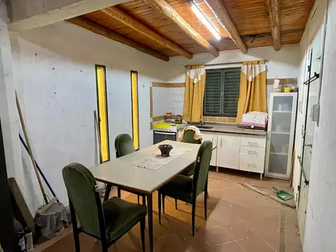 Casa 3 ambientes con 1 baño