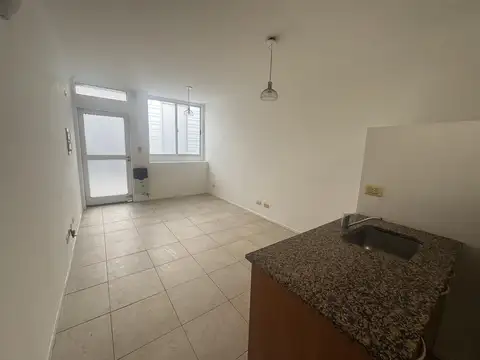 Depto Tipo Casa en Venta en Colegiales, USD 120.000