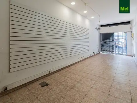 Gran PH en venta con local sobre Triunvirato