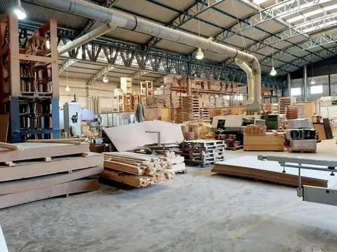 Excelente establecimiento de 1600 m2 S/2620 DE TERRENO 1000 M2 DE PLAYA