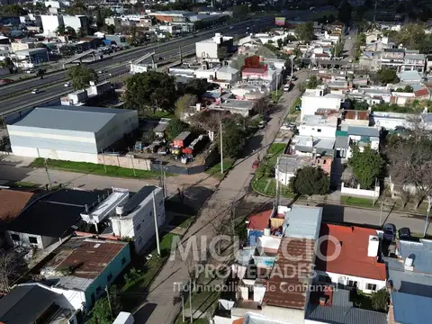 Depto Tipo Casa en Venta con 1 cocheras