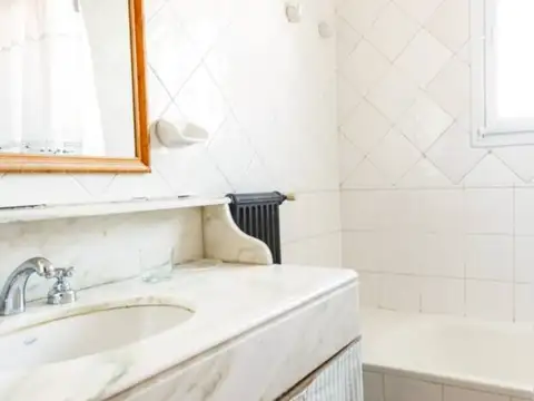 Hermosa casa en 2 plantas con piscina en Barrio privado con seguridad