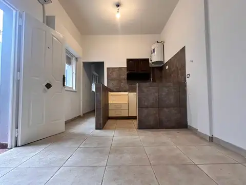 Depto Tipo Casa en Venta en Versalles, USD 79.000