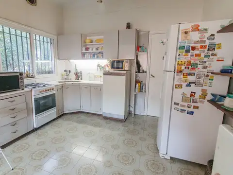 CASA EN VENTA EN MARTINEZ C/PILETA SOBRE LOTE PROP