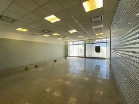 Local - Alquiler - Argentina, Campana - Rivadavia  1100