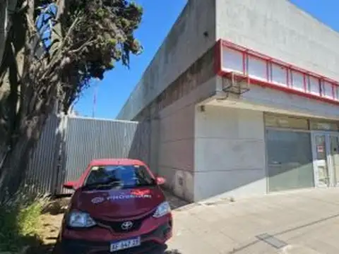 Local - Alquiler - Argentina, Campana - Rivadavia  1100