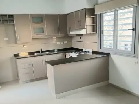 Pizarro 5300, Piso 1