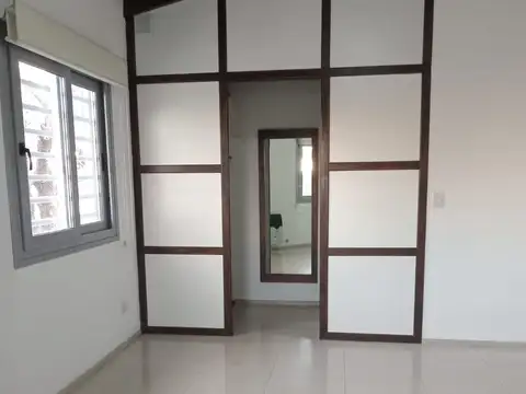 Pizarro 5300, Piso 1