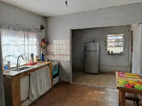 Casa 3 ambientes con 1 baño