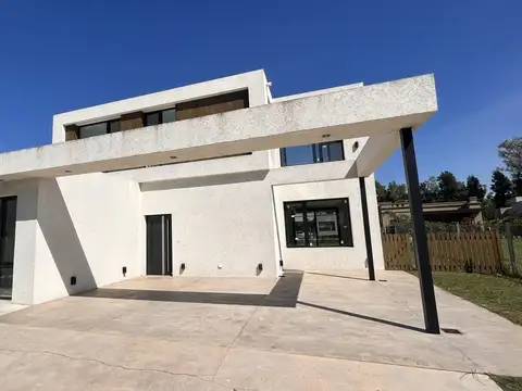 Casa en Venta en Santo Tomas, USD 230.000