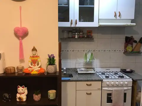PH Planta baja dos ambientes patio baño y cocina reciclados luminoso