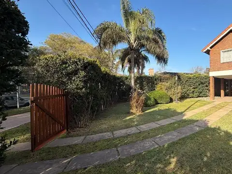 Casa en Alquiler para comercio- Funes