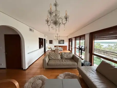 Avenida Belgrano 700