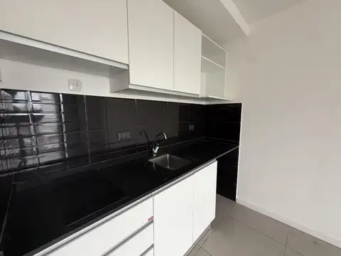 Departamento en Alquiler en Republica De La Sexta, $ 290.000