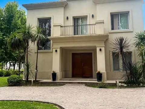 RUTA 2 - MIRALAGOS CCG&SPA 1 - RESIDENCIA ESTILO NEOCLASICO