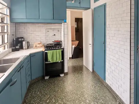CASA 2 PLANTAS HAEDO PILETA  EXC UBICACIÒN JARDIN QUINCHO