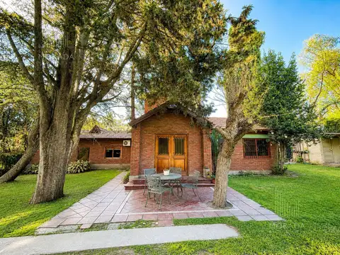 Casa 4 ambientes con 2 baños