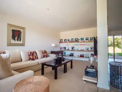 Casa en venta en Manantiales con vista al mar 100