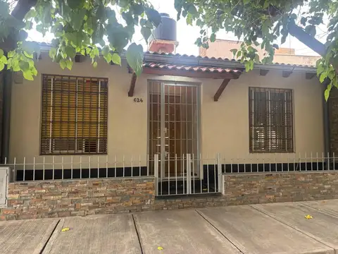 Casa 4 ambientes con 1 baño