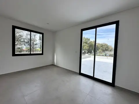 Casa 4 ambientes con 3 baños