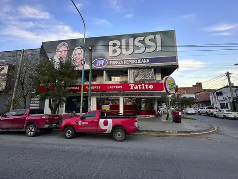 corrientes esquina Av. Ejercito del Norte