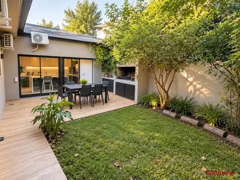 Moderna Casa en Olivos 2 dormitorios en suite RECICLADA