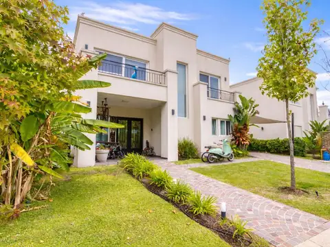 CASA EN VENTA VILAMARINA 1 - AL RIO Y CON AMARRA