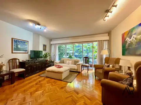 Apartamento en venta de 3 dormitorios c/ cochera en Pocitos