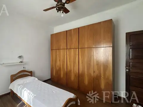 Venta casa 3 ambientes con patio en Monte Chingolo