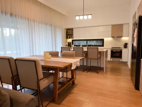Casa Monoambiente con 3 baños