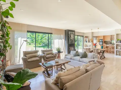 VENTA CASA 4 DORMITORIOS VIÑEDOS DE LA TAHONA