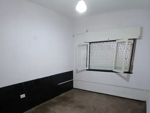 Depto Tipo Casa en Alquiler en Lanus Este, $ 500.000