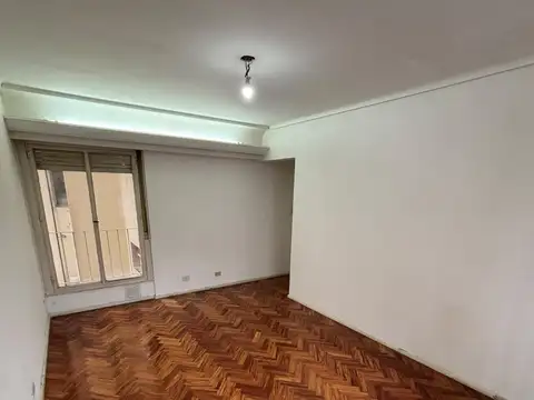 Dos Ambientes , Trelles 1050  Piso 3° Esquina Gaona  a 100 metros Plaza Irlanda