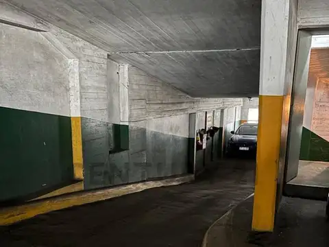 Cochera cubierta en venta en Las Cañitas