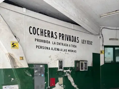 Cochera cubierta en venta en Las Cañitas