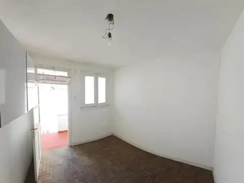 Depto Tipo Casa 4 ambientes con 2 baños