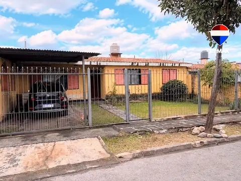 CASA EN VENTA B° CIUDAD DEL MILAGRO 3 DORMITORIOS