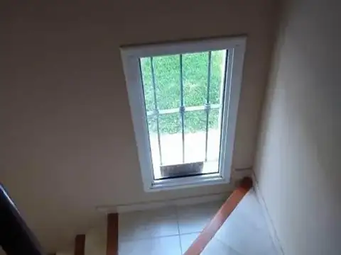 Depto Tipo Casa 5 ambientes con 2 baños