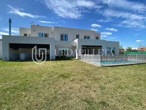 Casa en venta con vista al golf en Pilará- La Calesa- Pilar