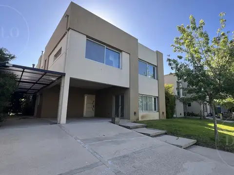 Venta Casa en Barrio  Las Tipas Nordelta