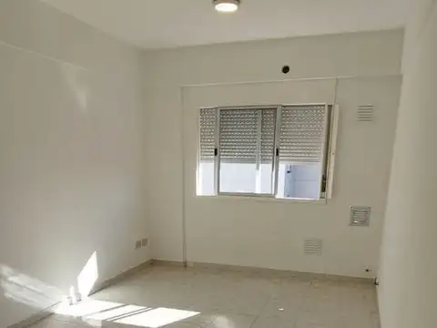 Departamento en Alquiler en Haedo, $ 450.000