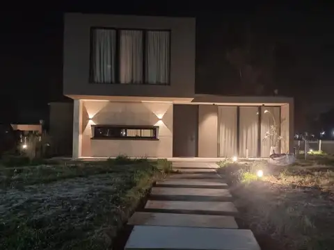 Casa en Alquiler de 3 dormitorios
