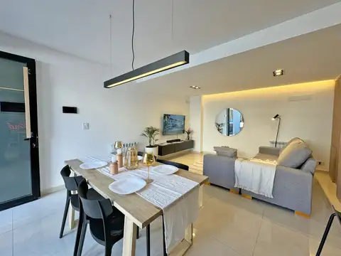 Casa en venta de 4 dormitorios c/ cochera en Fisherton