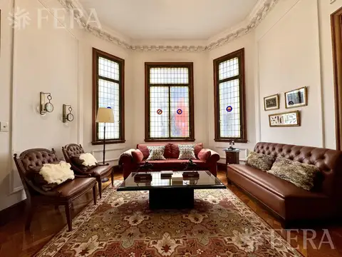 Venta semipiso de 6 ambientes con cochera en Recoleta