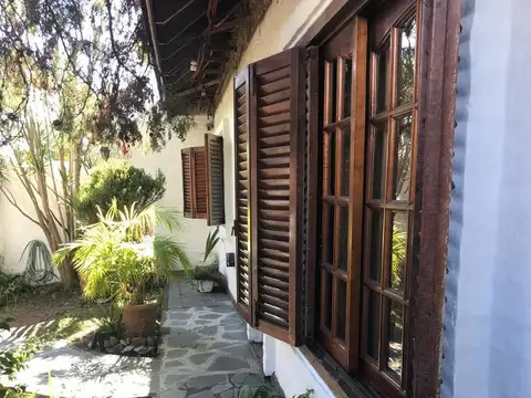 Casa en Venta con 4 cocheras