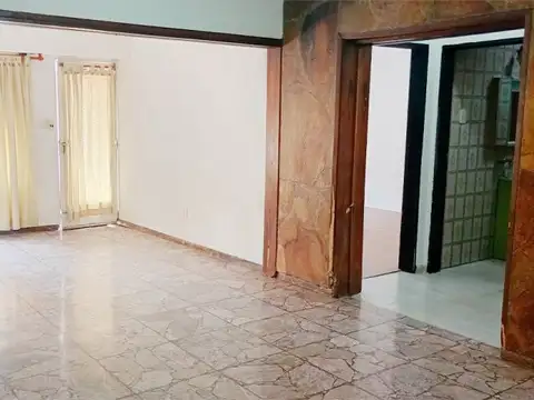 Casa en Alquiler con 1 cochera