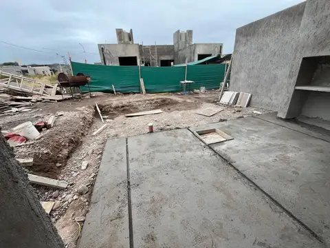 Casa 3 ambientes con 2 baños