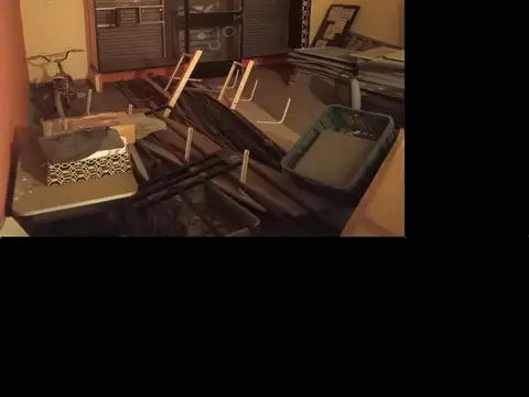 LOCAL DE 70 MT2 CON ESPACIO AEREO PROPIO.-